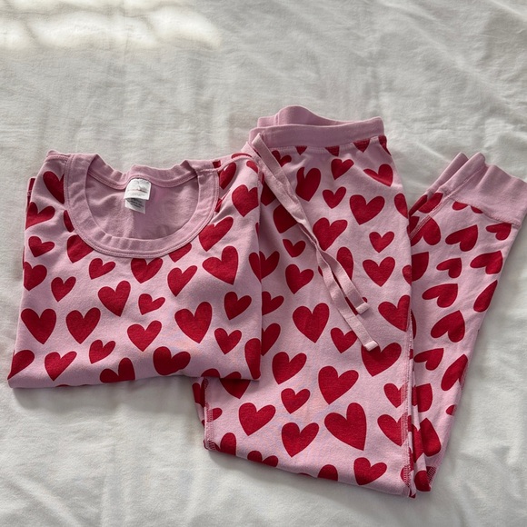 Hanna Andersson Other - Hanna Andersson Pink Pajama Set with Red Hearts Adult Small Valentine’s Day